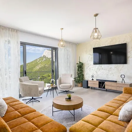 Rivendell Excelsior - Casino, Cinema, Tennis Villa Solin