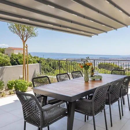 Rivendell Excelsior - Casino, Cinema, Tennis Villa *