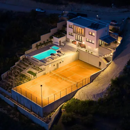 Tennis, Cinema & Casino - Villa Rivendell Excelsior Villa