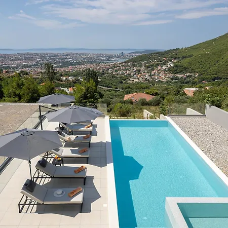 Willa Tennis, Cinema & Casino - Villa Rivendell Excelsior Solin
