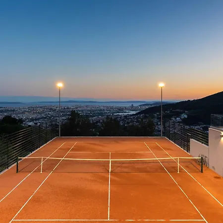 Tennis, Cinema & Casino - Villa Rivendell Excelsior Willa *