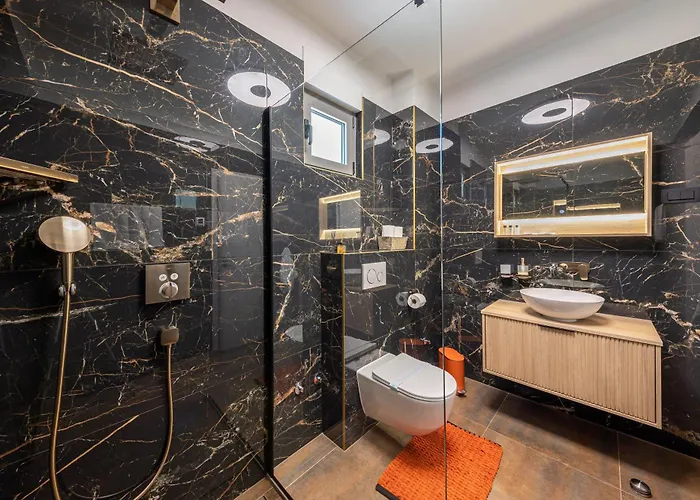 Rivendell Excelsior - Casino, Cinema, Tennis Villa