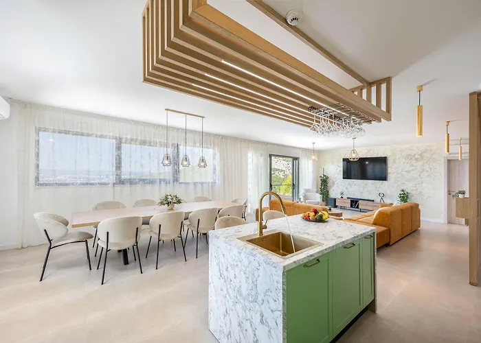 Villa Rivendell Excelsior - Casino, Cinema, Tennis Solin