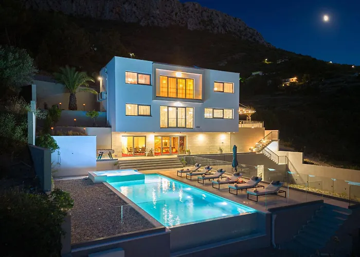 Rivendell Excelsior - Casino, Cinema, Tennis Villa