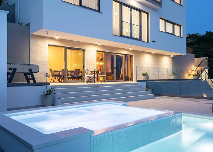 Rivendell Excelsior - Casino, Cinema, Tennis Villa *