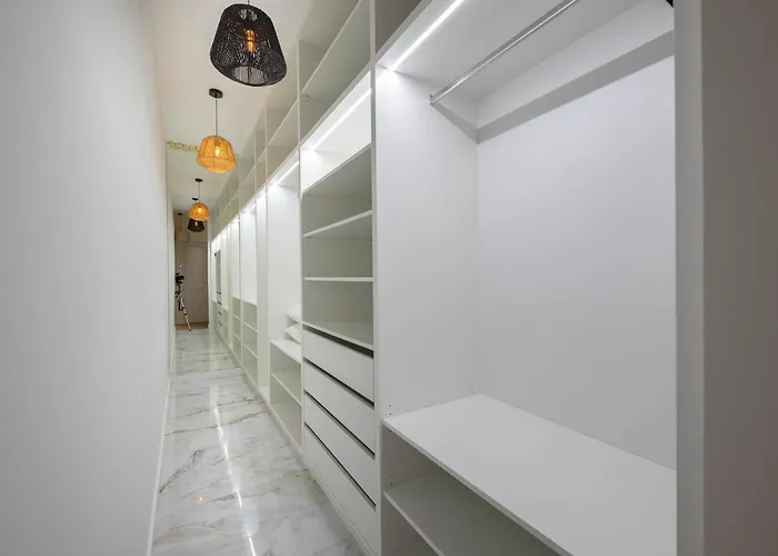 Rivendell Excelsior - Casino, Cinema, Tennis * Solin