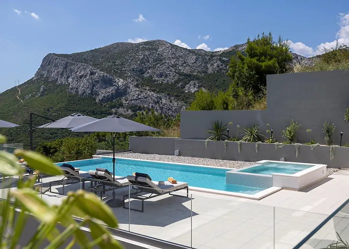 Rivendell Excelsior - Casino, Cinema, Tennis Villa *