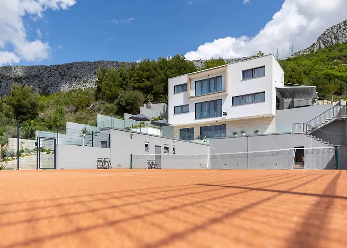 Rivendell Excelsior - Casino, Cinema, Tennis *